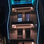 Themistokleous 102 Roof House *
