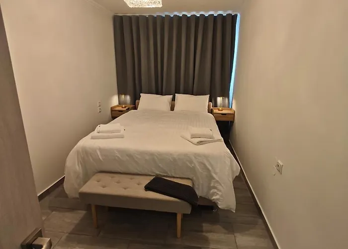 Themistokleous 102 Roof House פאטרה