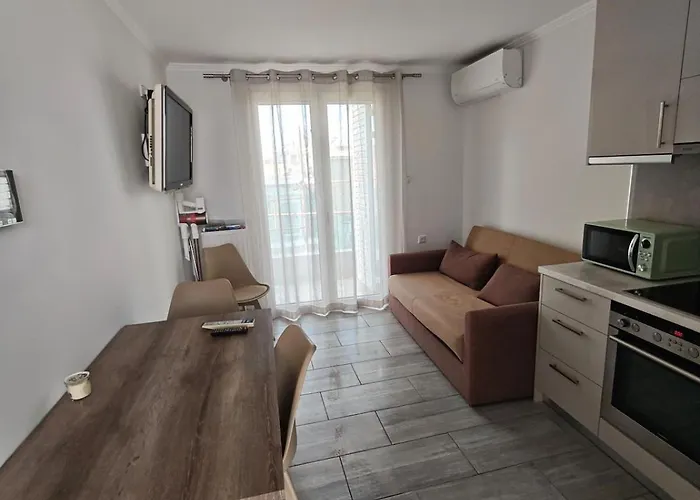 Themistokleous 102 Roof House